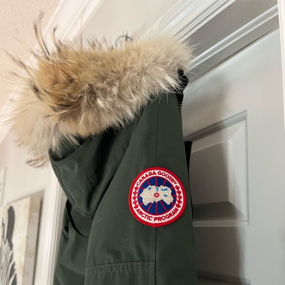 Canada Goose Bomber Jacket - Picture 3 of 6